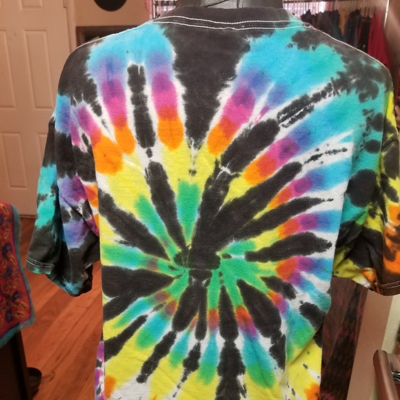 Retro Style Tiedye Maui Nix Surf Shop Tee - Picture 4 of 7